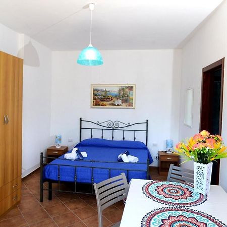 Alloggi in Villa Potenza a pochi minuti da Gallipoli Galatone Esterno foto